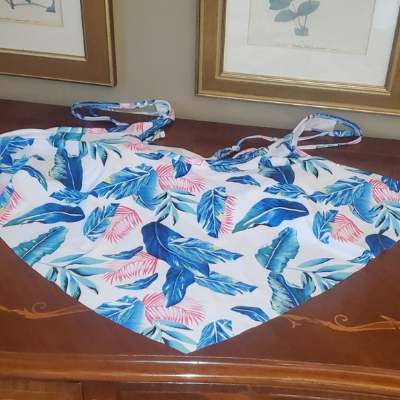 0401 Unbranded Floral Plus Sized Tankini Swim Top - Picture 8 of 8